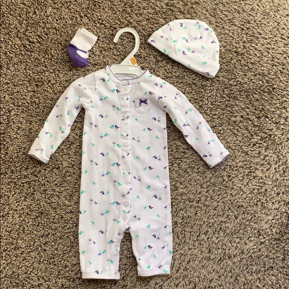 Baby sleep or play outfit with hat and socks